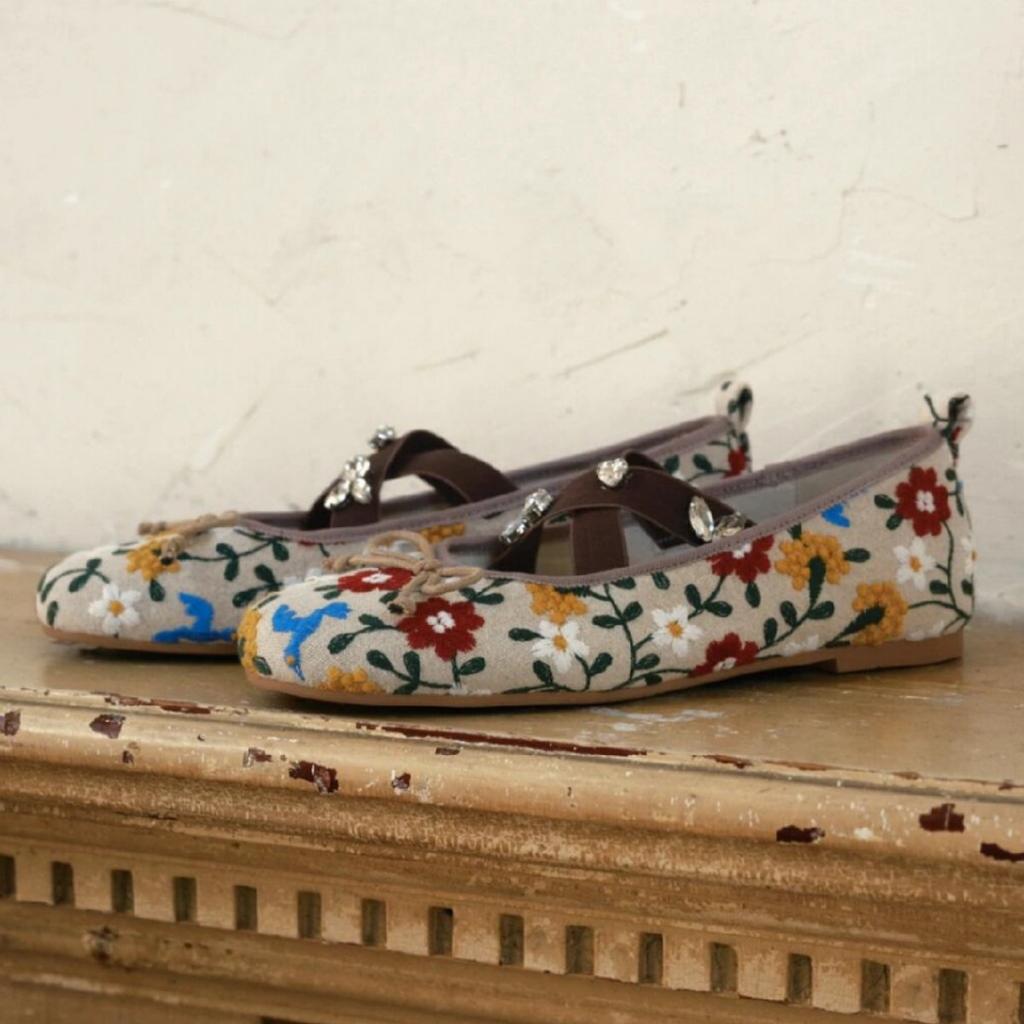 Fashion New Mesh Breathable Ballet Flats Women Luxury Designer Embroidered Flower Mary Jane Shoes Light Comfort Low Heeled Summer Flats