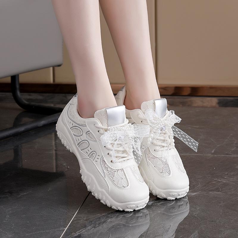 2025 summer new lace casual moral training shoes women's niche design retro mesh breathable board shoes women L0802