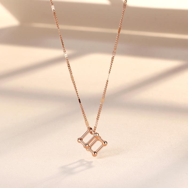 

Креативное ожерелье в форме куба для женщин, геометрическое, простое, индивидуальное, универсальное, подвеска в виде холодного ветра, подарок для женщин