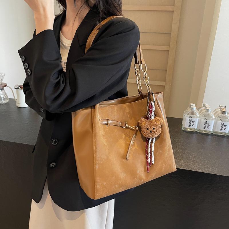 Casual Commuting Retro Large-capacity Bag Women's New Autumn and Winter Fashion Shoulder Bag Niche Tote Bag