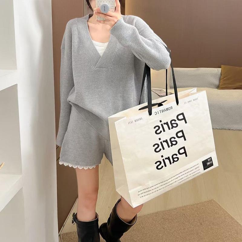 Big V-neck sweater women's two-piece set autumn and winter simple fashion shorts + loose pullover knitted sweater set