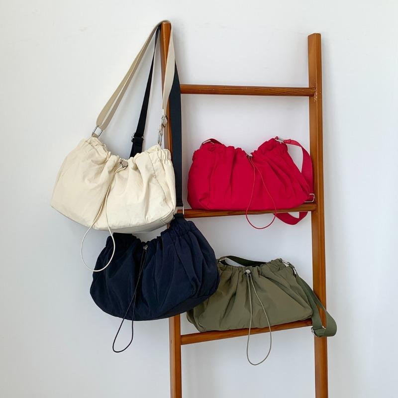 Nylon Pleated Bag Drawstring Light and Casual New Shoulder Bag Bag Niche Design Lazy Messenger Bag Woman