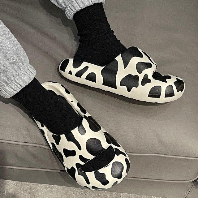 2023 neue Sommer Frauen Hausschuhe Kuh Zebra Muster Indoor Hausschuhe Hause Pantoffel Dicken Boden Nicht-slip Sohle Bad Schuhe 44-45 gray
