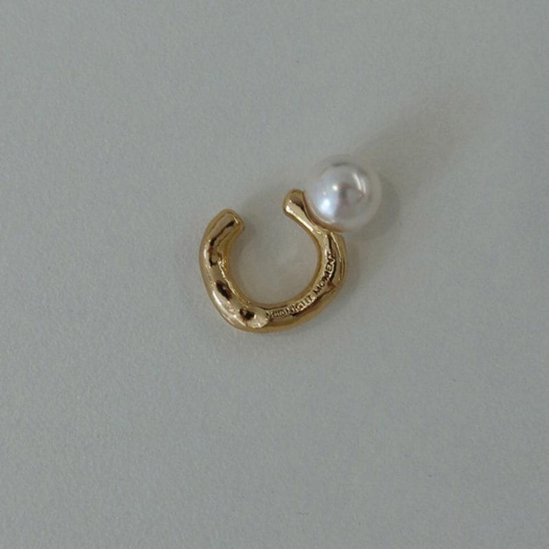 MIDNIGHT MOMENT Bumpy Pearl Earcuff - Gold