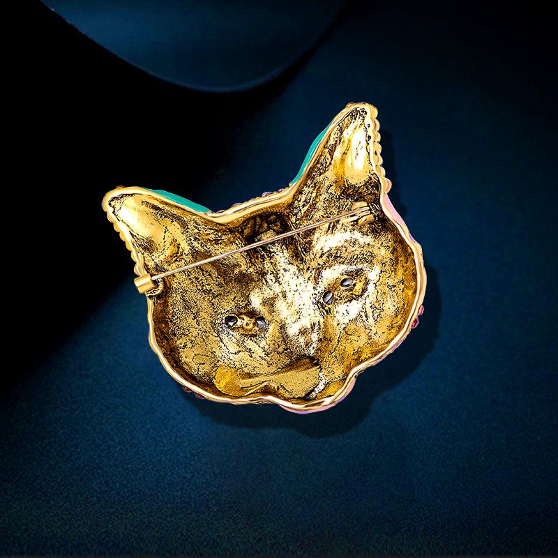 Vintage-Style Retro Cat Mask Brooch: Fashionable Corsage Pin for Women