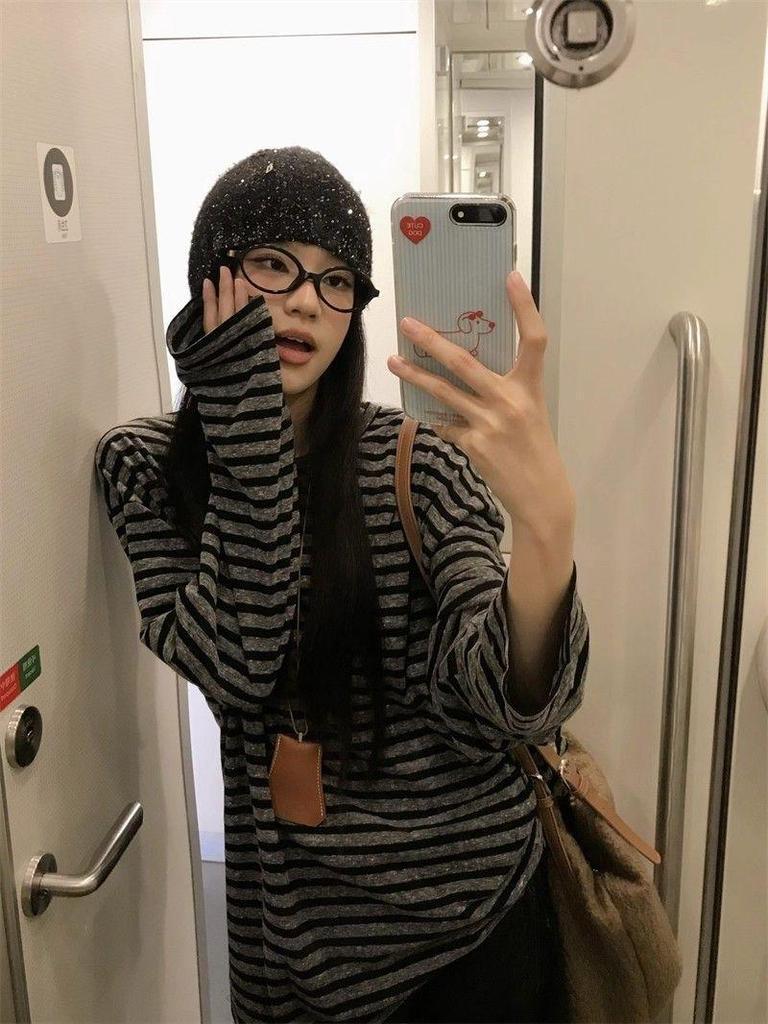 Korean Loose-Fit Color Block Stripe Long Sleeve Women's T-Shirt - Early Autumn 2025