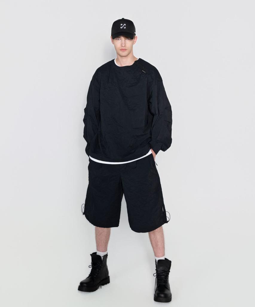 Kodeumopeu Crease Woven Sweatshirt Black