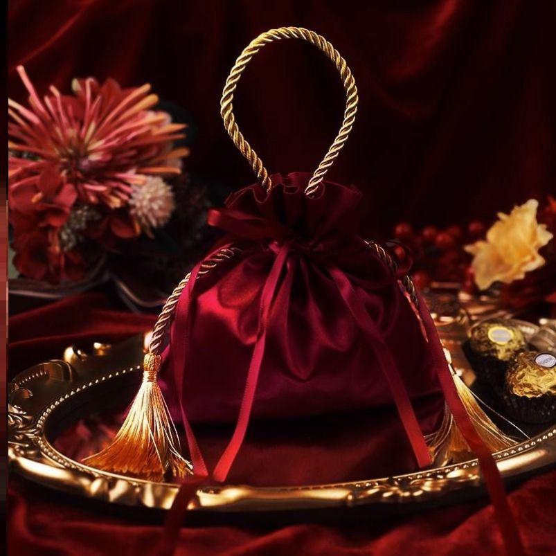 

Элегантные свадебные пакеты для конфет и подарочные коробки: Стильные ручные тканевые сумки для особых мероприятий Small, Approx. 14cm*14cm (5 pieces)