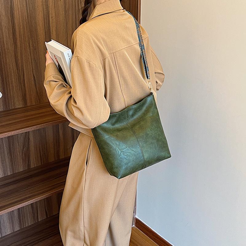 Women Tote Bag Solid Color Simple Shoulder Bag PU Leather Zipper Handbag Large Capacity Casual Shopping Bag Pouch