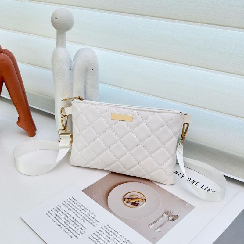 Women's bag, new embroidered iron sheet shoulder small square bag, rhombus casual messenger mobile phone bag, one piece.