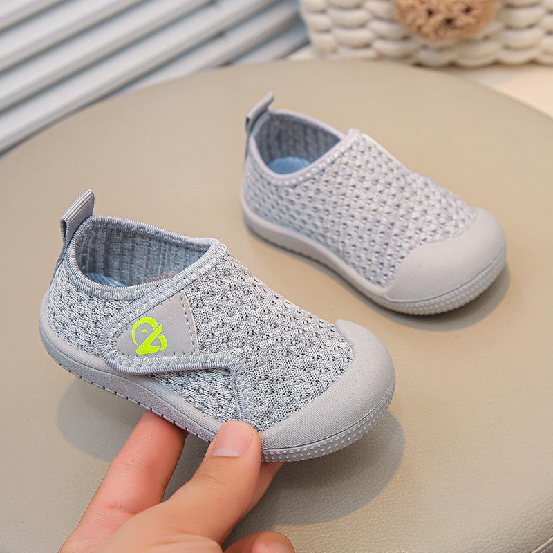 Baby Mädchen lässige Fly-Woven Mesh atmungsaktive Sneaker 2025 Frühling und Herbst neue weichsohlige Klettverschluss-Sneaker