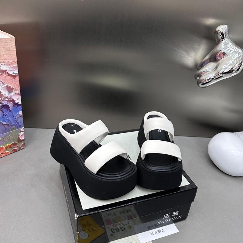 

Весна и лето 2025 года новая женская обувь популярные шлепанцы на толстой подошве модная уличная летняя небольшая высота прохладные шлепанцы 40