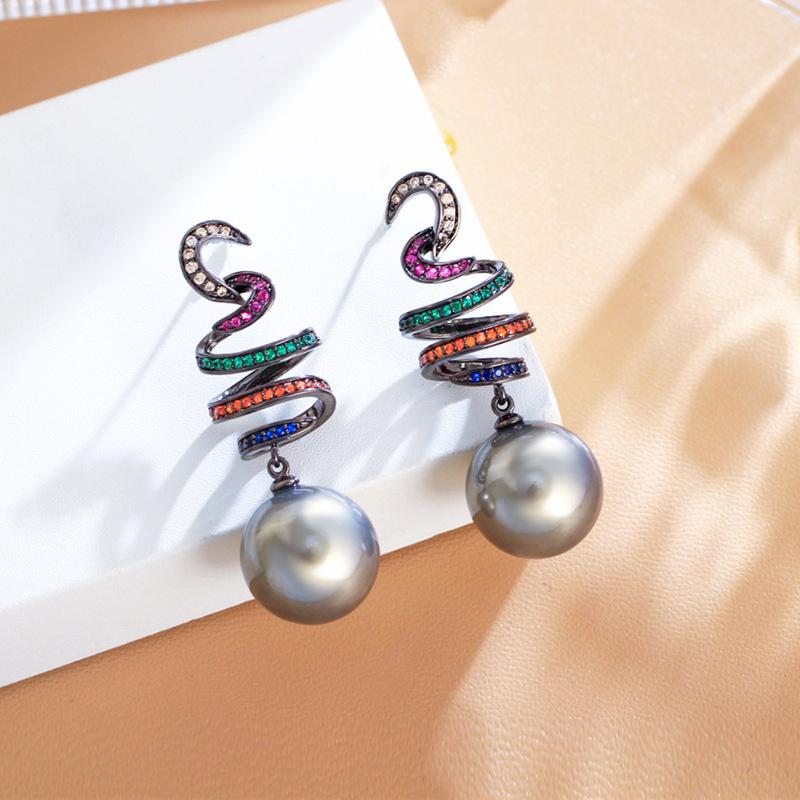 French Light Luxury Celebrity Design Rotating Color Pearl Earrings Slightly Inlaid Zircon Retro Court Style Earrings Earrings