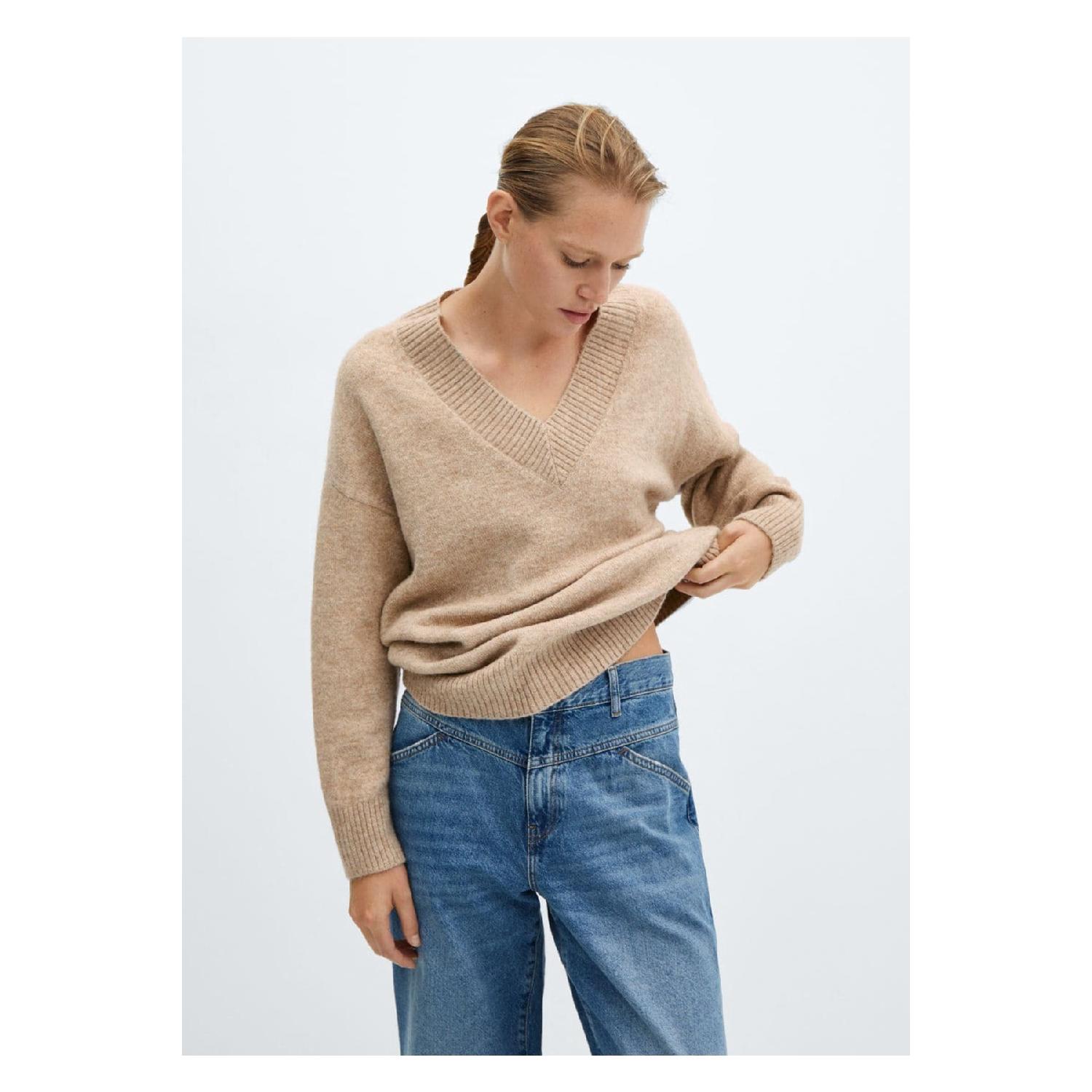 

Свитер оверсайз с острым воротником XXS