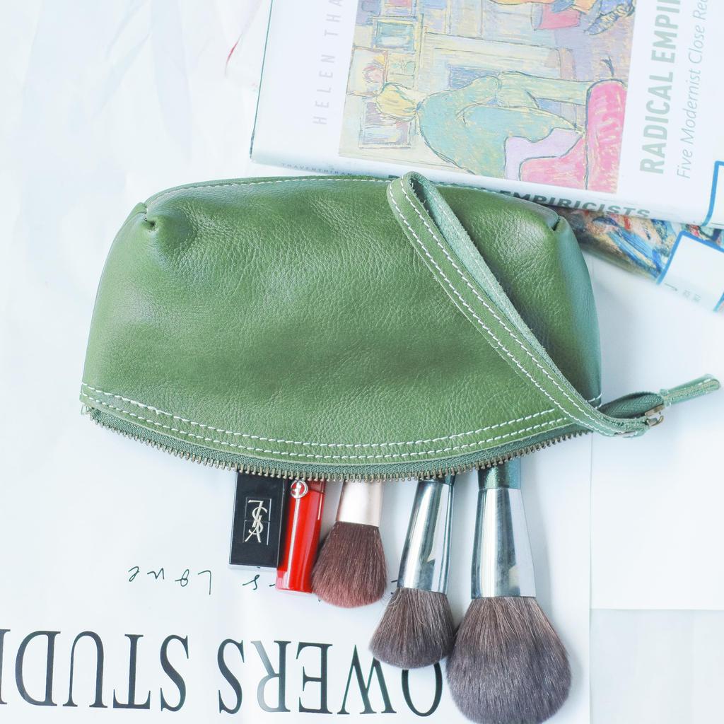 Thayakii Women's Cosmetic Pouch, Small Item Storage Bag, Cute and Fashionable Lightweight Handbag with a Simple Design, Made of Genuine Leather,