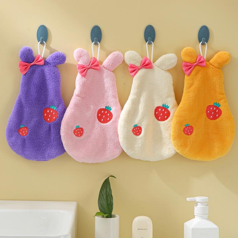 

Полотенце для рук из кораллового бархата с вышивкой в ​​виде клубничного кролика, двухслойное полотенце для рук