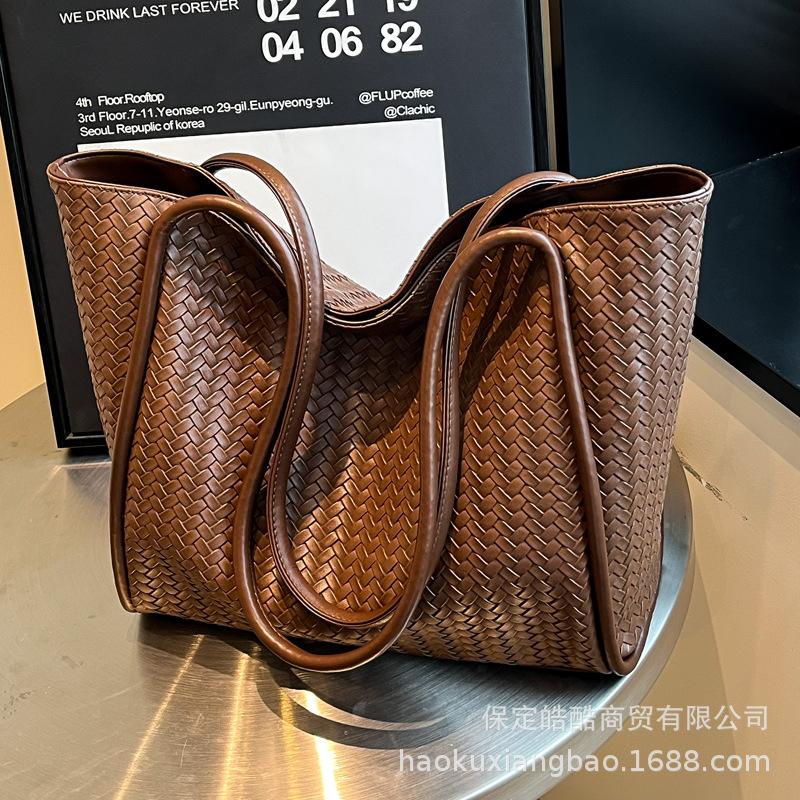 Tote bag women's large-capacity bag women's 2025 new high-end shoulder bag to work commuting versatile hand bag