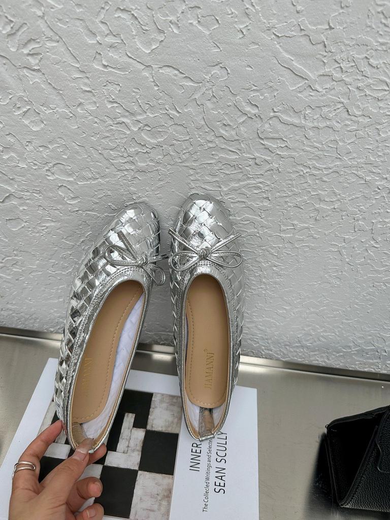 Premium sense 2025 new round head bow flat bottom shallow mouth single shoes women's casual versatile commuter ballet shoes