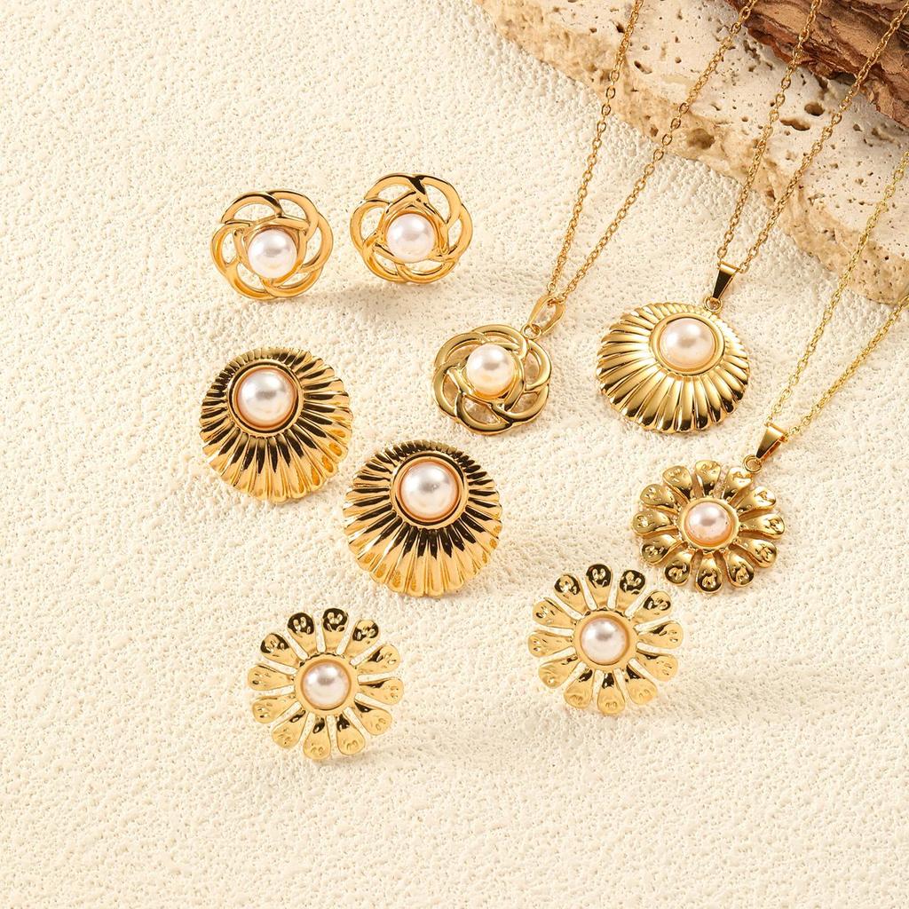 European & American Sunflower Pearl Titanium Steel Necklace & Earring Set - Light Luxury, Non-Fading.