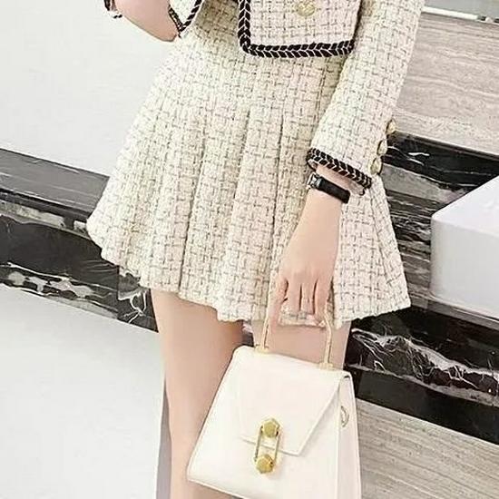 Chic Korean Style Two-Piece Pleated Skirt Suit for Women