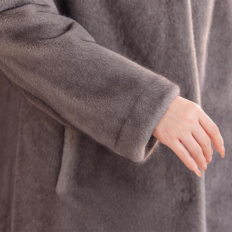 Zimní dlouhý kabát z umělé kožešiny pro ženy Hřejivý hustý luxusní svrchník Elegantní bunda z kožešiny pro ženu středního věku