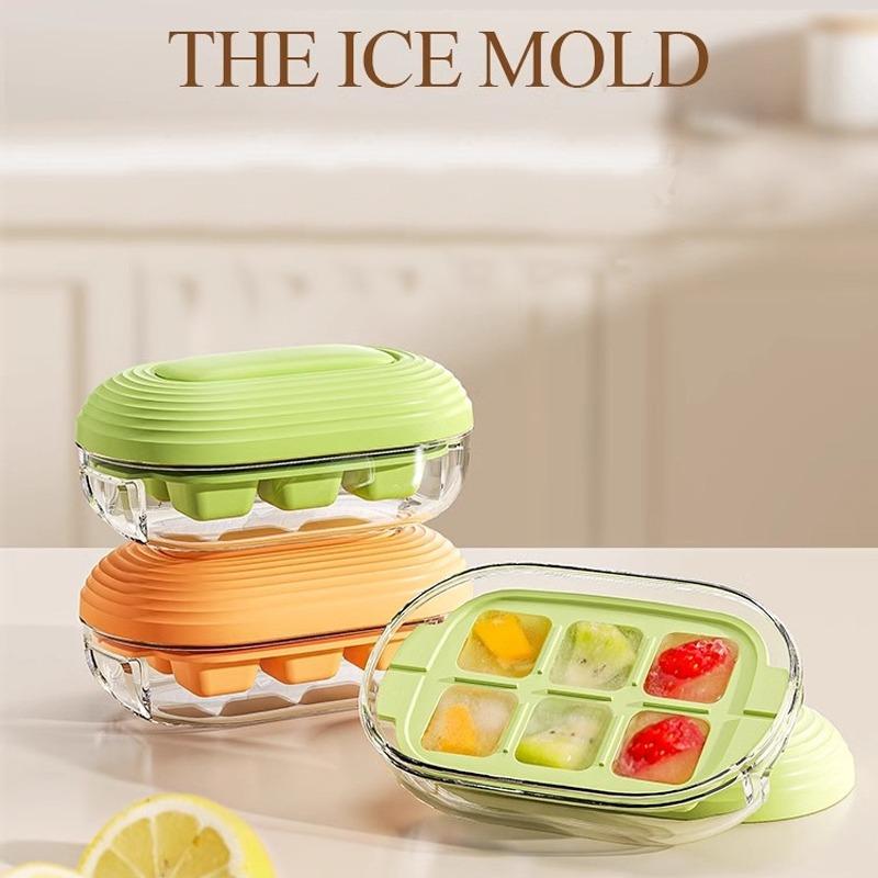 Skladujte mražené kostky ledu v lisovaných ledových boxech pro snadné uvolnění a rychlé zmrazení pro domácí použití