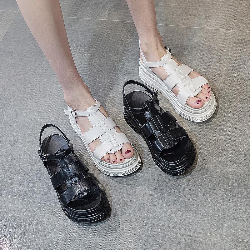 Sandal Girl 2025 New Outer Wear Fairy Style Muffin Hole Shoes Platform Korean Version Ins Trend Roman Cowhide