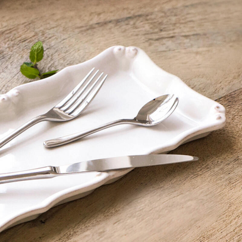 

Two-thirds dinner teaspoon (silver)