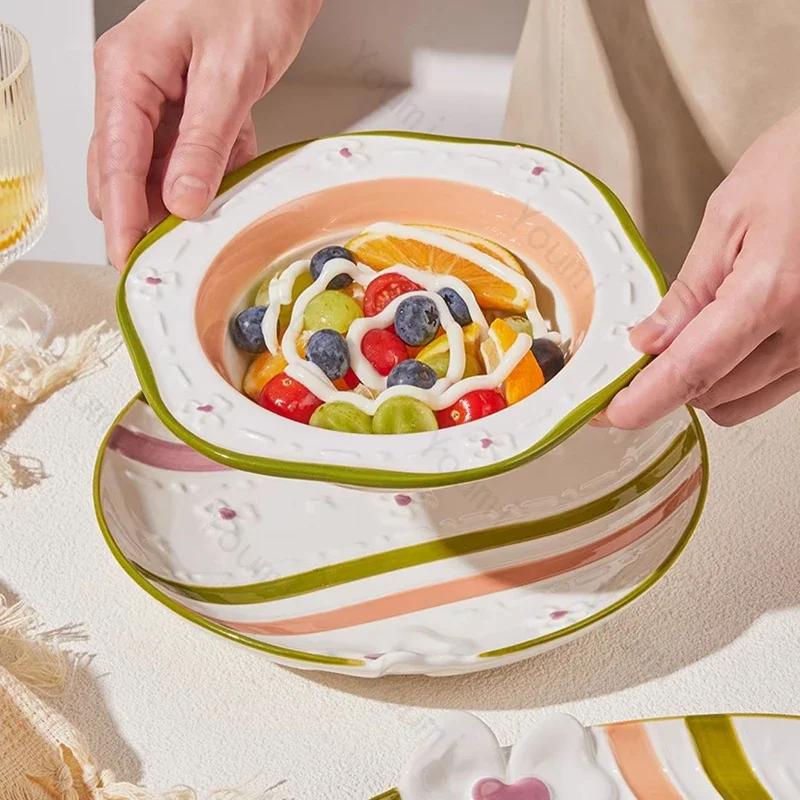 Exquisite Relief-Keramikteller, niedliche unregelmäßige Salat-Dessertschalen, köstliche Haushaltsgerichte, Steakteller, einzigartiges Geschirr