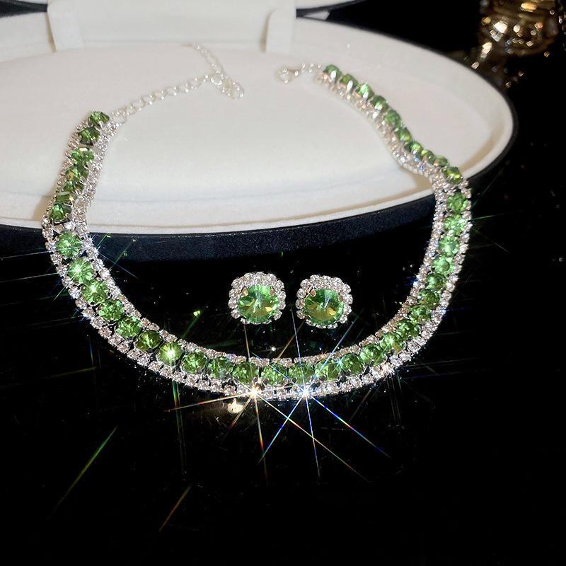 "High-End Luxury Drop Necklace and Earrings Set - European and American Niche Versatile Jewelry"