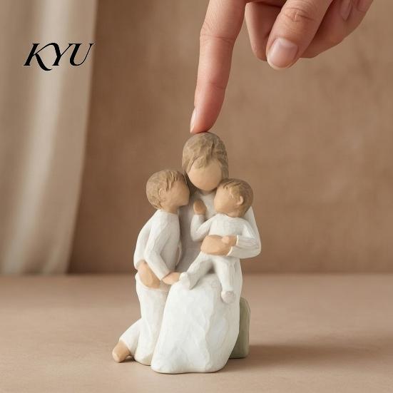 Decorative Crafts for Shelves Mother Holding Baby Figurine, Resin Family Love Statue Bedroom Desk, Solid Figurine Heartwarming Home Decor Ornament,