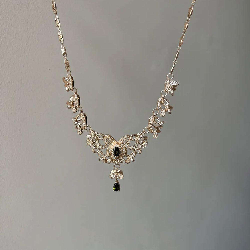 

BLINGBAY женское ожерелье с подвеской во французском стиле ретро, ​​ожерелье с зелеными кристаллами, светлый роскошный нишевый дизайн, цепочка для свитера с каплями воды