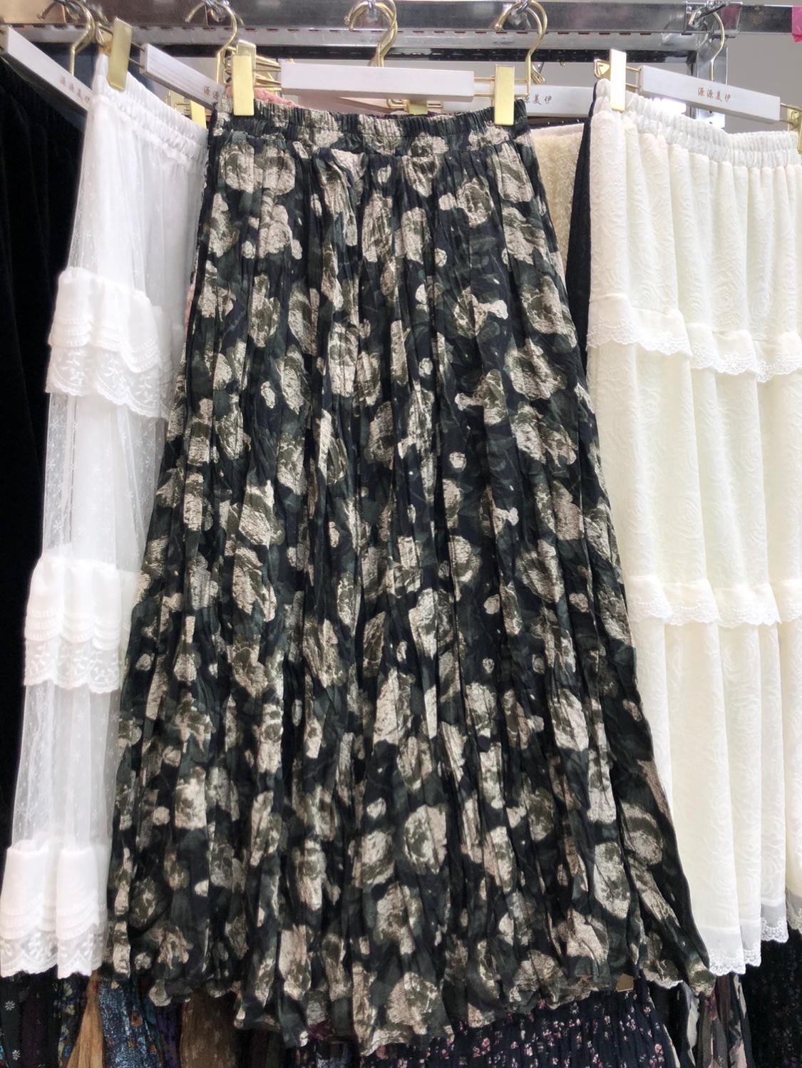 

Юбка-бюст женская зимняя бархатная юбка с цветочным узором 2025 года Юбка А-образного силуэта тонкая плиссированная юбка ретро-юбка с цветочным узором One size зелёный