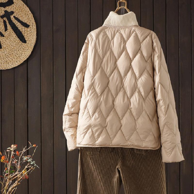 Light and Thin White Duck Down Jacket Women's Short Winter Fashion Foreign Style Casual Round Neck Warm Jacket Tide