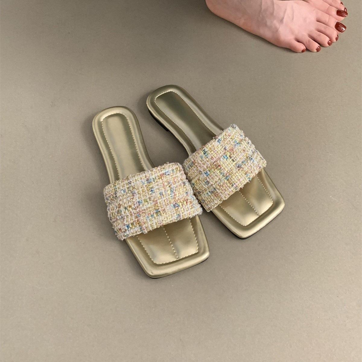 

Xiaoxiangfeng women s slippers women s summer wear new Korean version of French fairy seaside beach travel soft flat bottom sandals 35