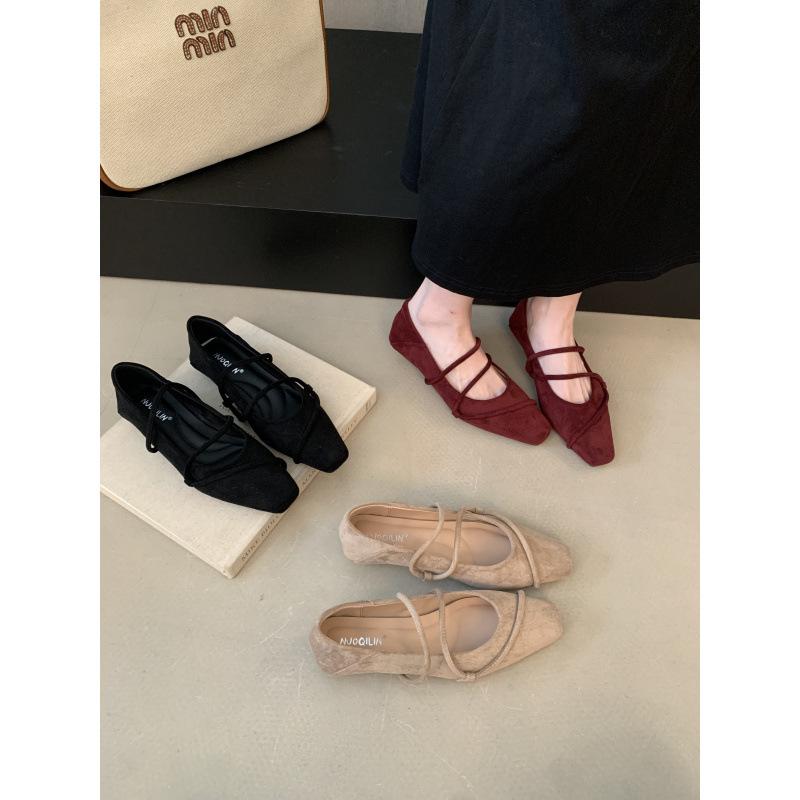

Single shoes women s shoes 2025 new spring and autumn French retro suede square head shallow mouth flat Mary Jane shoes 39 абрикосовый