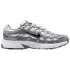 Nike Baskets Unisexe P-6000 Blanc Métallisé Gris Froid Noir IR2004-100