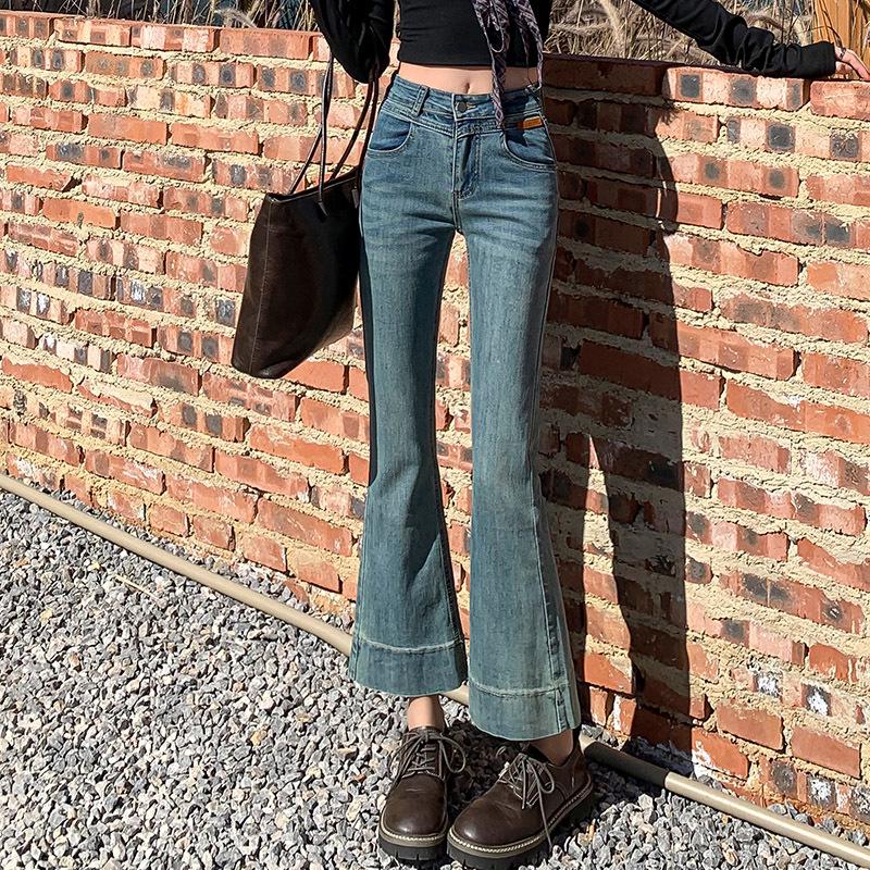 

Женские джинсы клеш укороченные с высокой посадкой облегающего кроя Весна/Лето 2025 29