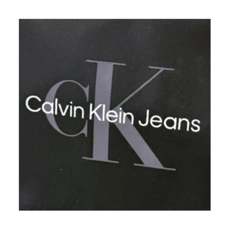 Calvin Klein Brand logo decorative snap closure, polyurethane crossbody bag, unisex couple style, black