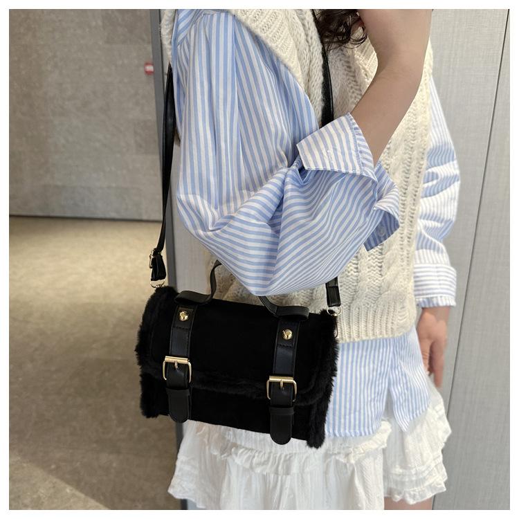 New Fashion Winter Plush Crossbody Bag Minimalist Street Style Small Square Bag