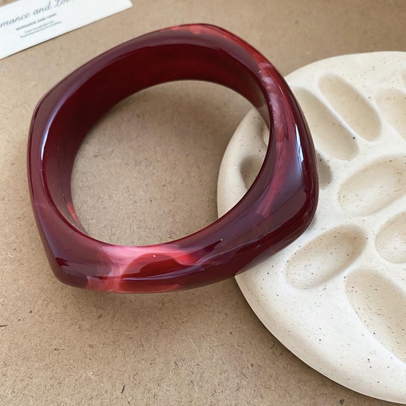 Elegant Geometric Resin Marbled Bangle - Chinese Style, Versatile Commuting Bracelet, Light Luxury Jewelry.