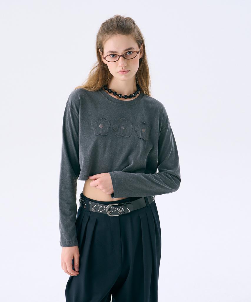 JUNEJUNE SPACE Flower Applique Crop T_Dark Grey