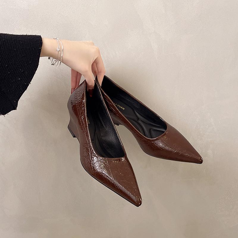 2026 Spring Women's Retro Solid Color High Heels Comfortable Wedge Sandals Fashionable Outdoor Walking Shopping Casual Shoes