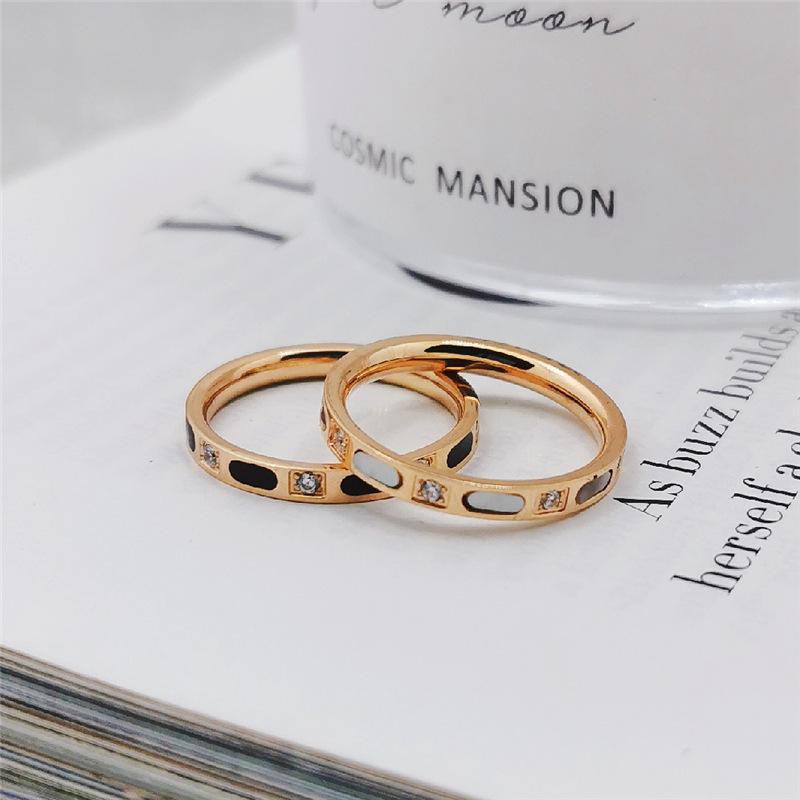 Korean Style Rose Gold Rhinestone Shell Tail Ring - Colorful Titanium Steel Finger Accessory for Women