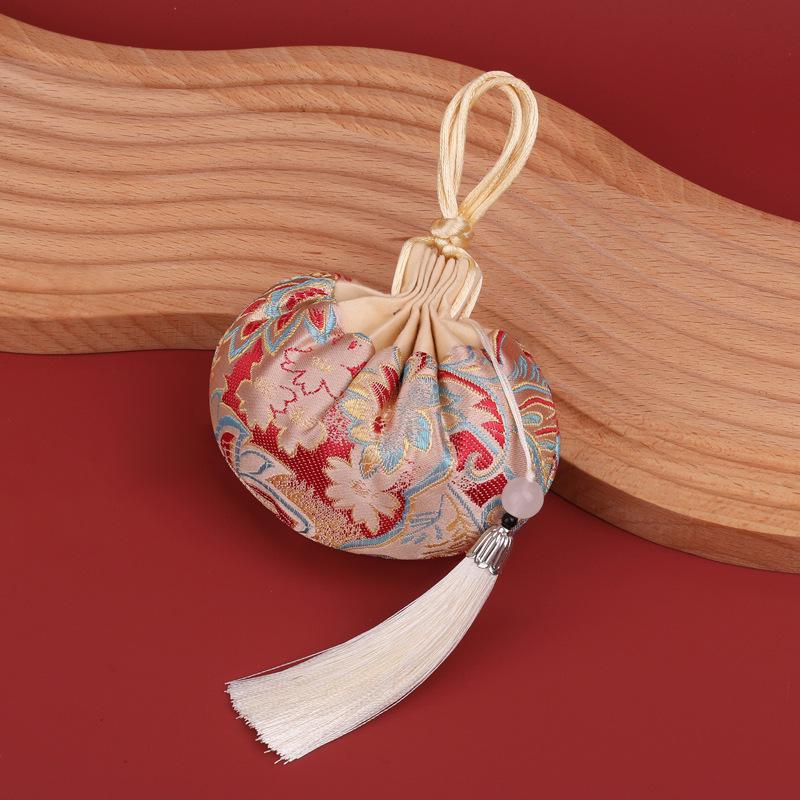 Scented Sachet: Hanging Cotton Linen Bag with Traditional Chinese Medicine Aroma for Bedroom