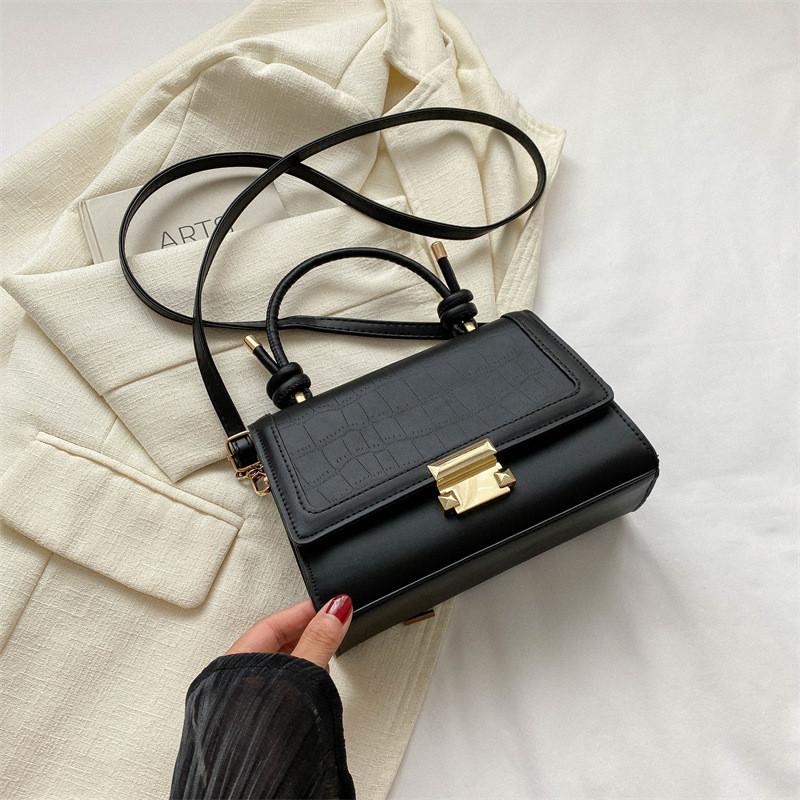 Retro Personalized Crossbody Bag 2023 New Simple Tote Casual Street Fashion Shoulder Bag Stylish Ladies Small Square Bag
