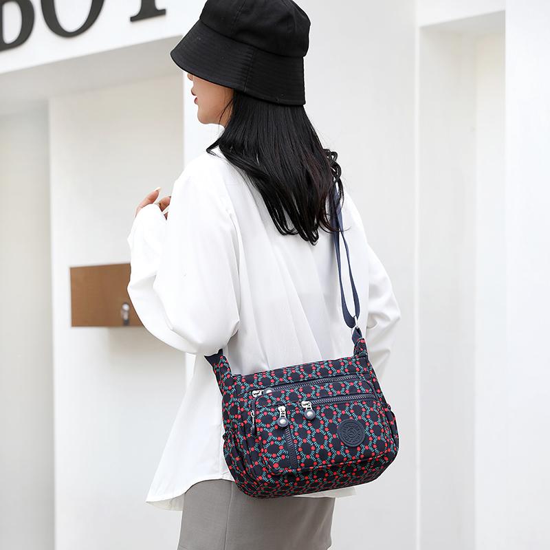 Women's Mobile Phone Bag Printed Nylon Shoulder Bag Crossbody Bag Middle-Aged Mother Bag Small Square Bag