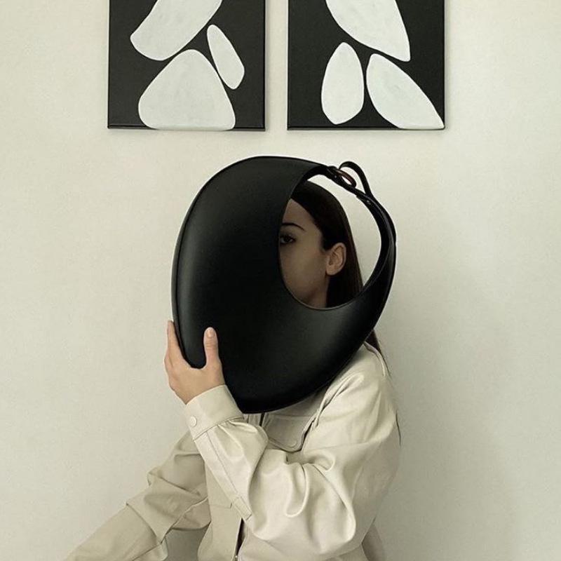 Niche Design Italian Bag Women's New Trendy Personality Versatile Oval Large Capacity Single Shoulder Underarm Bag