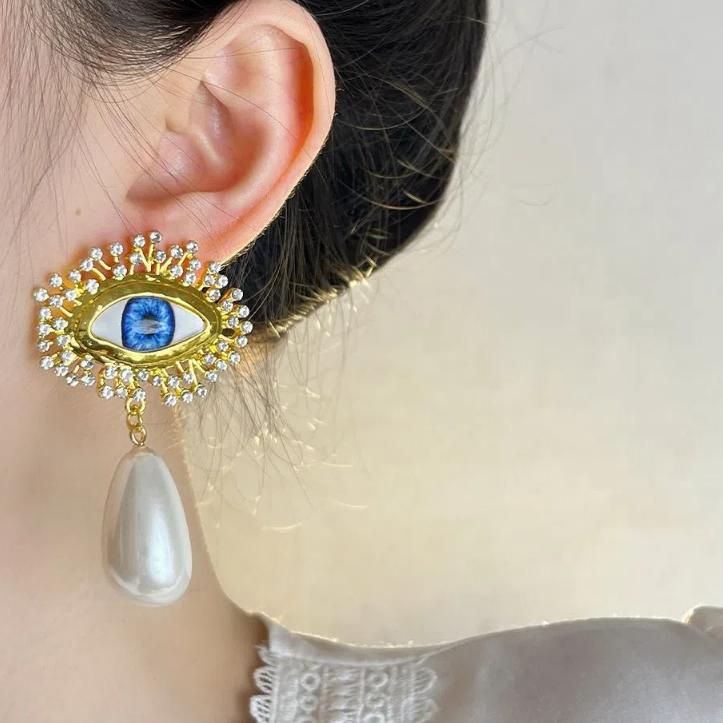 Pearl Eyes of Demon Stud Earring Exaggerated Women Stud Earrings Devil's Eye Earrings  Holiday