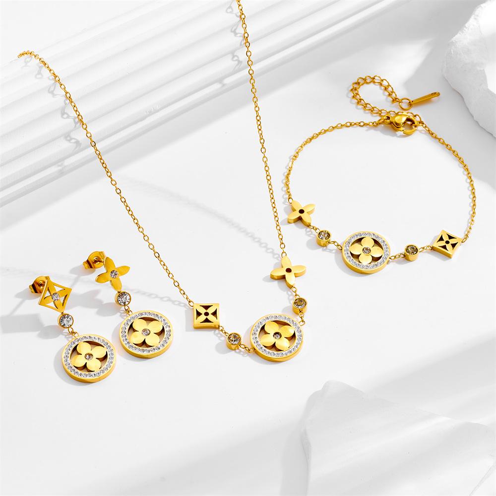 3PCS Titanium Steel Non fading Clover Necklace Bracelet Earring Set